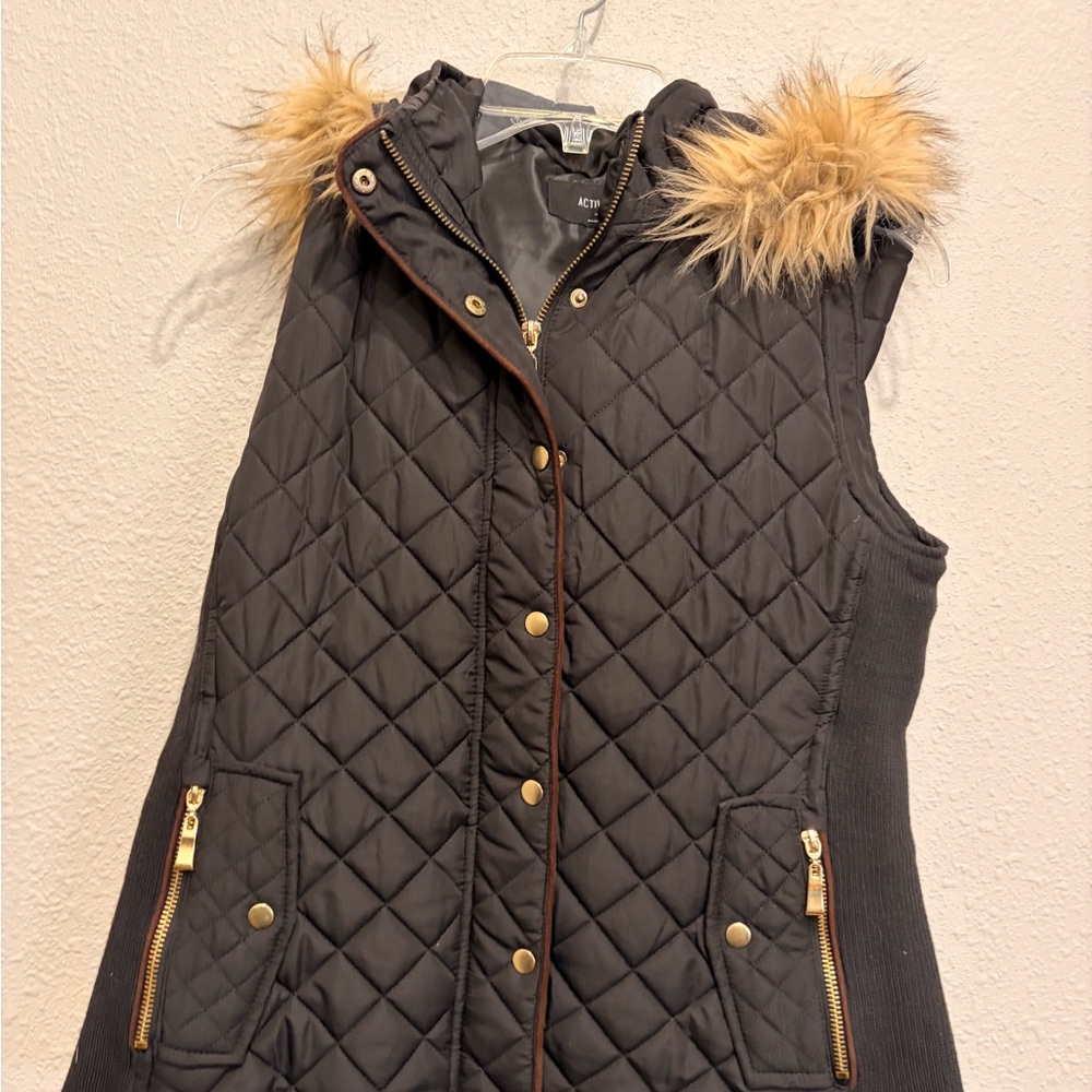 Active USA Black Quilted Vest with Faux Fur Trim